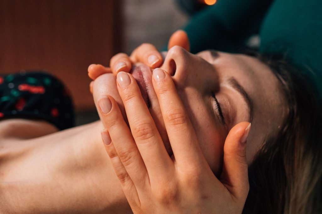 Life Mind Body - Treatments - Face Massage